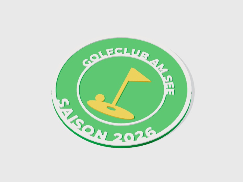 Runde grüne Golf-Plakette mit weißem Text GOLFCLUB AM SEE im Bogen und gelber Fahne am Grün